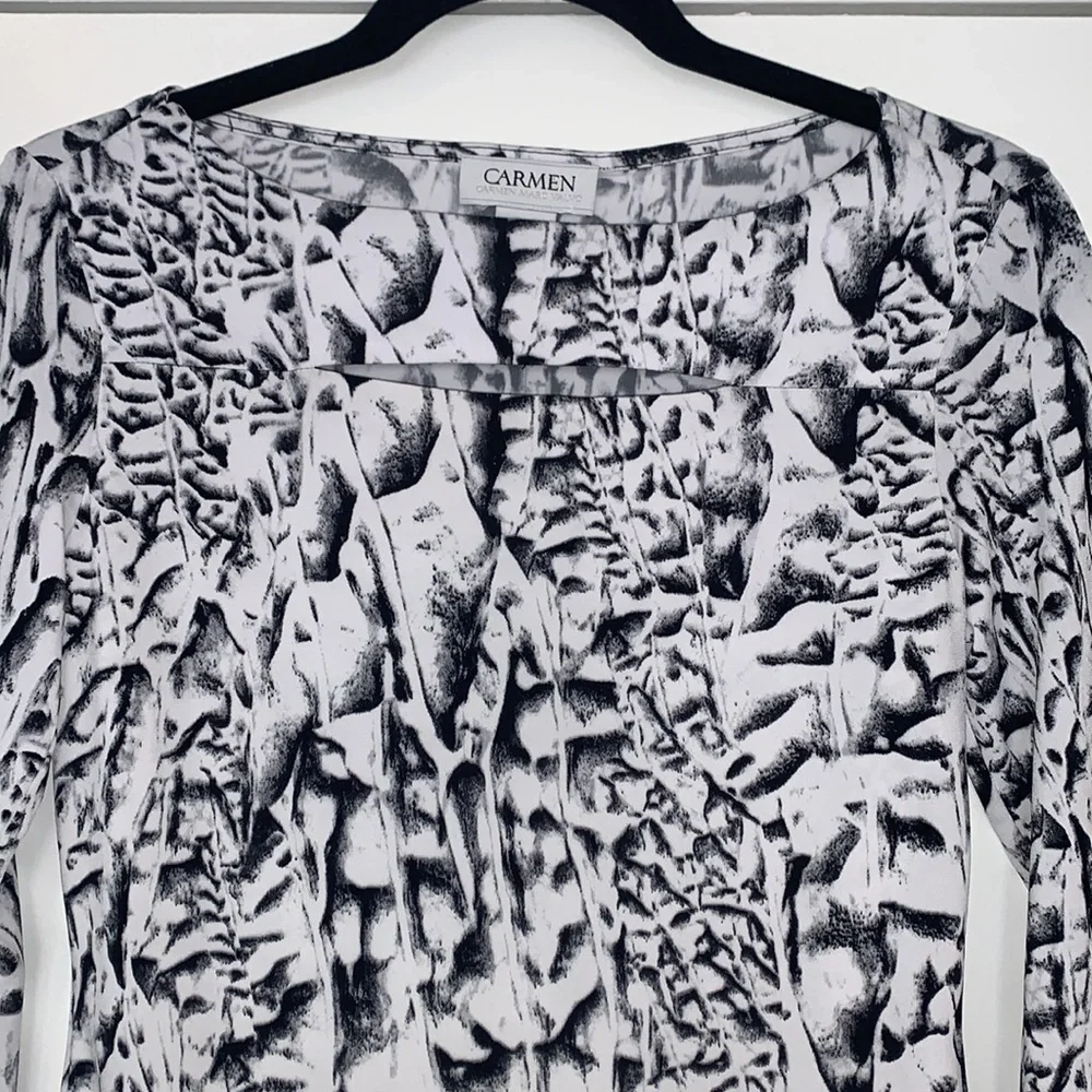 NWT Carmen Marc Valvo Printed 3/4 Sleeve Cut Out Top XS - Picture 2 of 7
